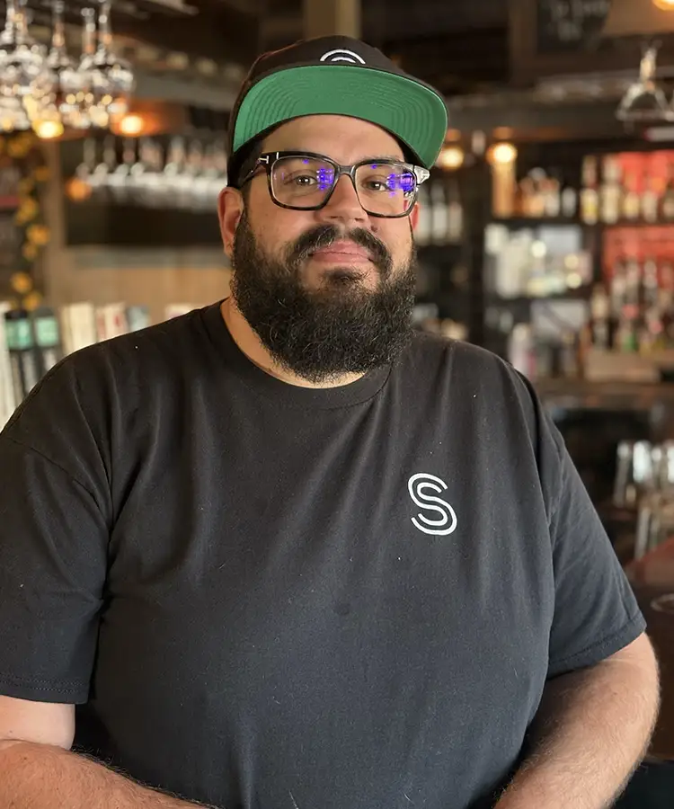 le brasseur en chef pour l'ensemble des établissements Shawbridge
