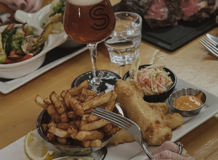 le fish & chips un classique du Montcalm Pub gourmand