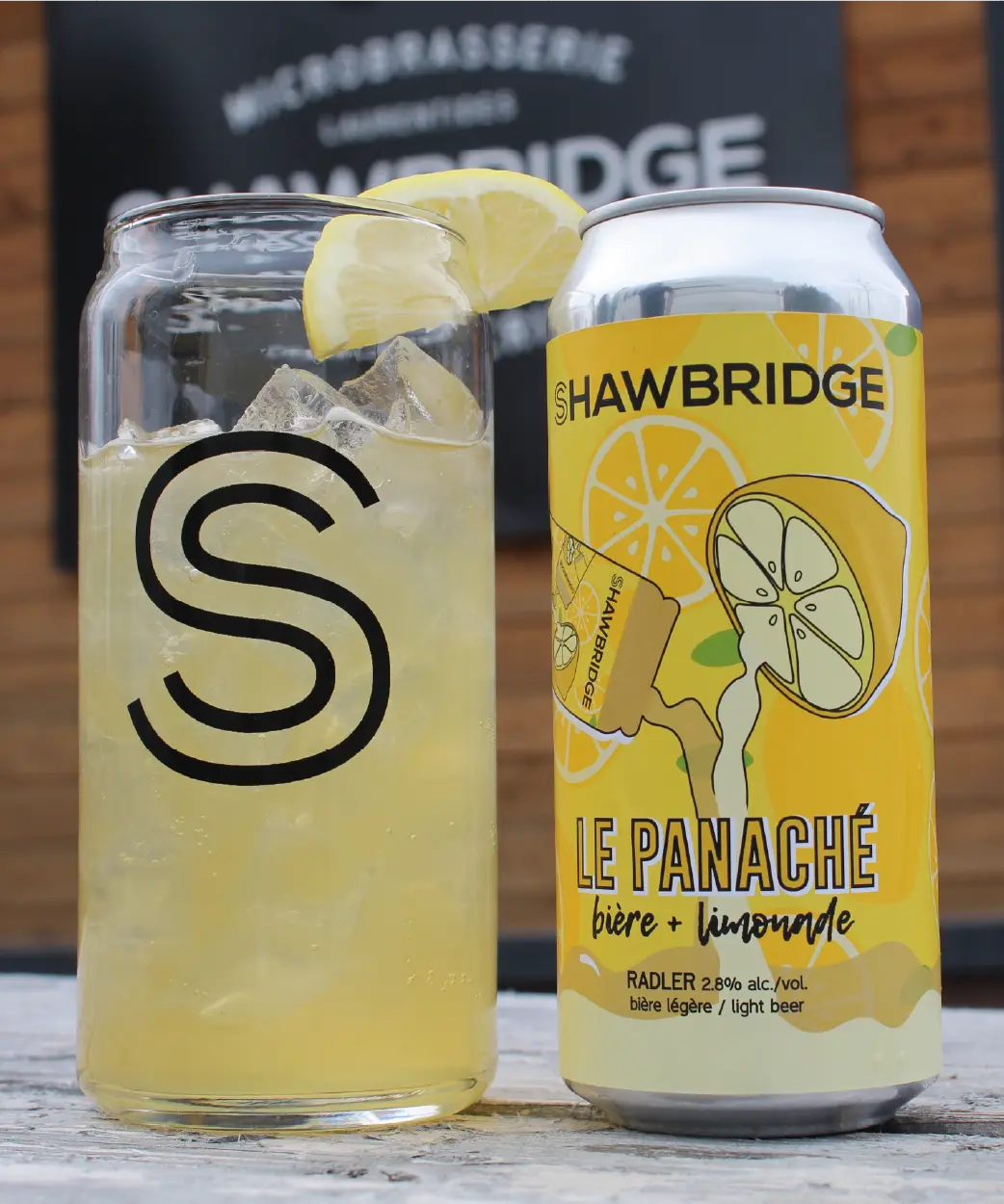 verres cannette géante avec le panaché au citron signé Shawbridge