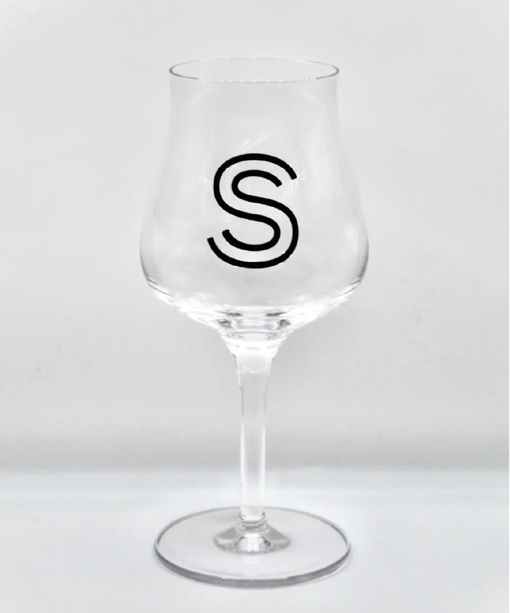 un verre de bière tiku signé Shawbridge